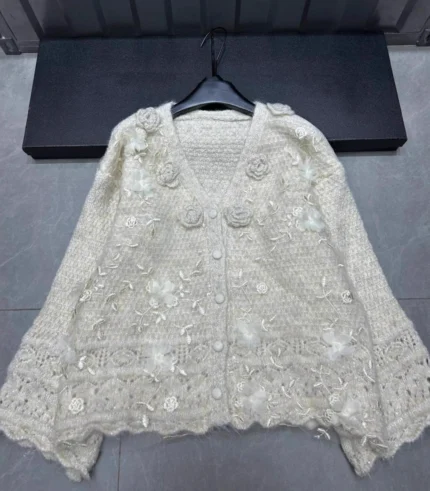 High-End Heavy-Duty Stereo Flower V Neck Long-Sleeved Autum 2025 Loose Single-Breasted Age-Reducing Top