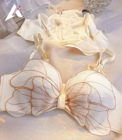 The Midnight Scalloped Seamless Bra